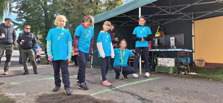 Bojanovické Bublinky na startu. Zleva Anna Freidingerová, Markéta Švehlová, Tereza Polanková, Lucie Jůnová a Kristýna Švehlová. Foto: Radek Polanka